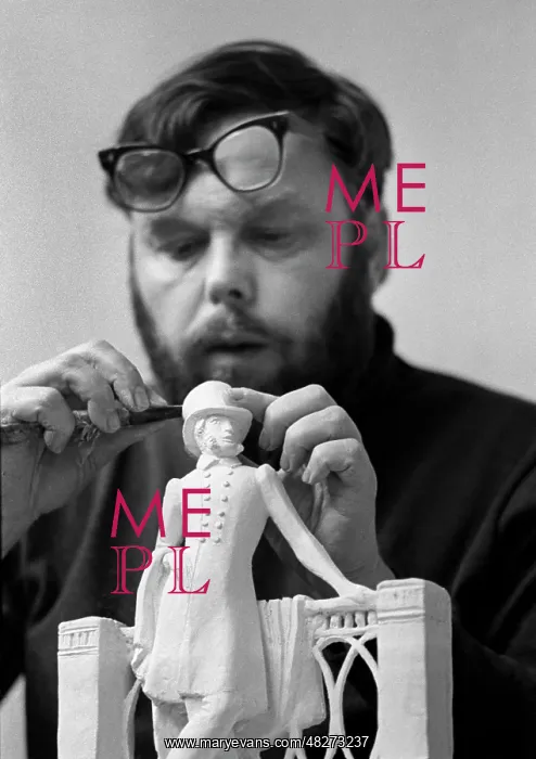 : Sculptor Oleg Komov, 1973 : Sculptor Oleg Komov, 1973
