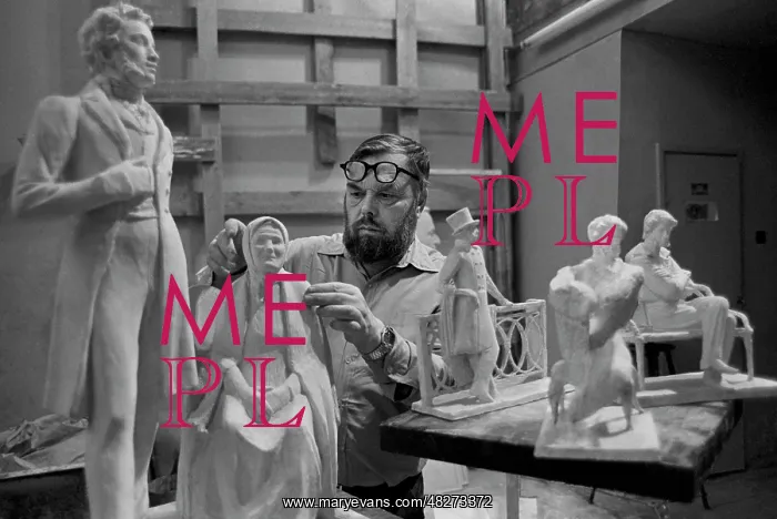 : Sculptor Oleg Komov, 1986 : Sculptor Oleg Komov, 1986