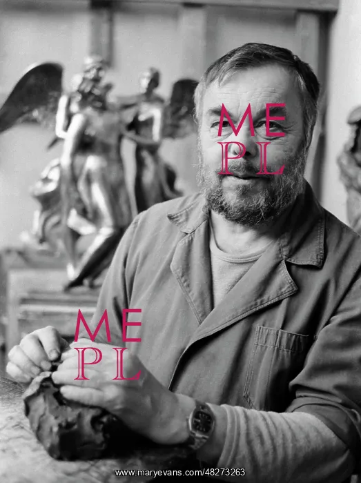 : Sculptor Oleg Komov, 1989 : Sculptor Oleg Komov, 1989