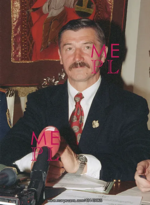 : Sculptor Vyacheslav Klykov at press conference, 1996 : Sculptor Vyacheslav Klykov at press conference, 1996