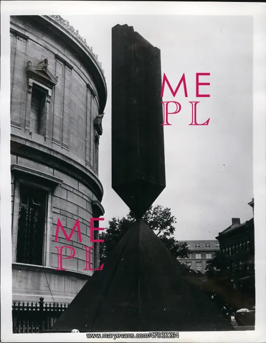 : Sculpture by Barnett Newman, Broken Obelisk, Washington : Sculpture by Barnett Newman, Broken Obelisk, Washington