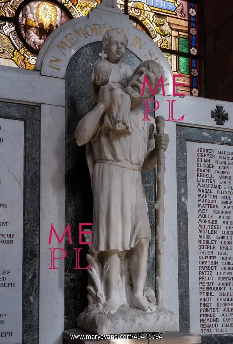: Sculpture, Cathedrale Saint-Christophe, Belfort, France : Sculpture, Cathedrale Saint-Christophe, Belfort, France