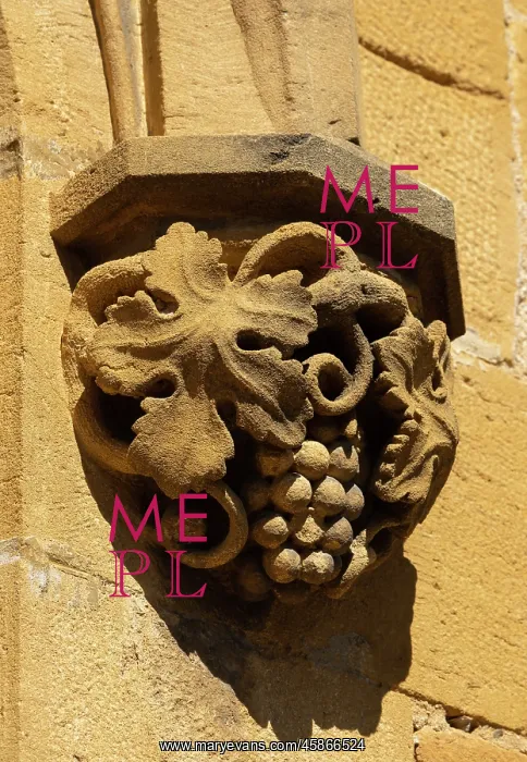 : Sculpture, Eglise Saint-Blaise, Bagnols, Beaujolais, France : Sculpture, Eglise Saint-Blaise, Bagnols, Beaujolais, France