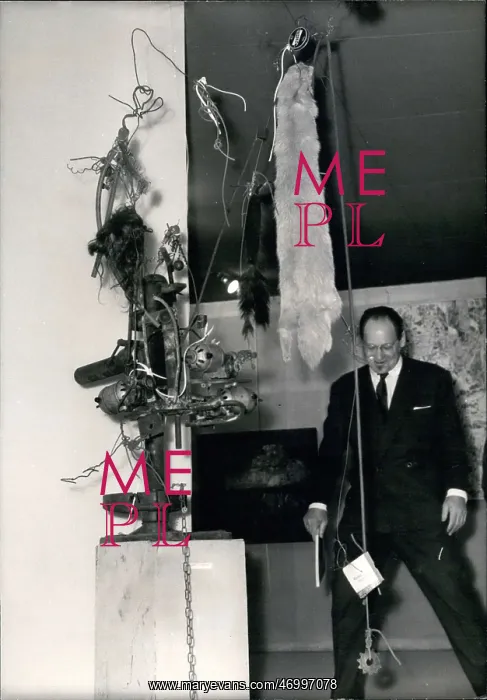 : Sculpture at Museum of Modern Art, Paris : Sculpture at Museum of Modern Art, Paris
