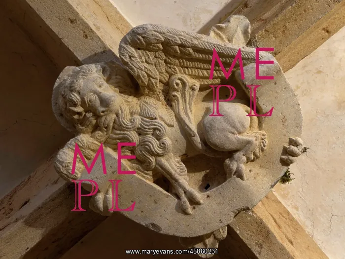 : Sculpture, Prieure Saint-Martin, Vaux-en-Beaujolais : Sculpture, Prieure Saint-Martin, Vaux-en-Beaujolais