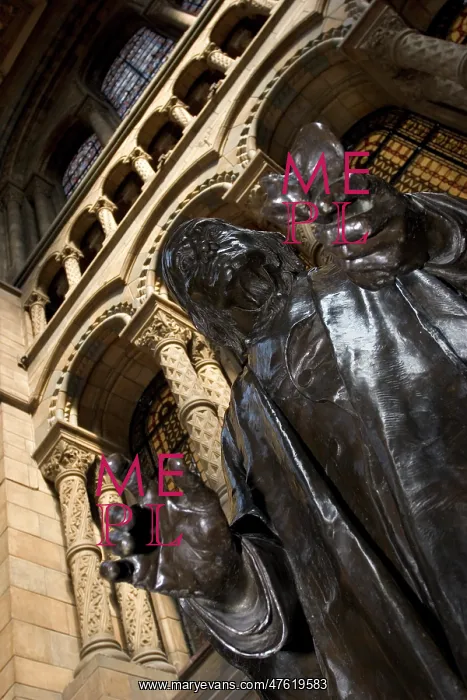 : Sculpture of Richard Owen : Sculpture of Richard Owen