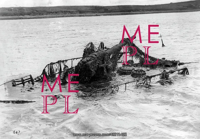 : The scuttled German war fleet in Scapa Flow : The scuttled German war fleet in Scapa Flow