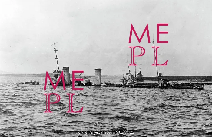 : Scuttling of the German war fleet in Scapa Flow, 1919 : Scuttling of the German war fleet in Scapa Flow, 1919
