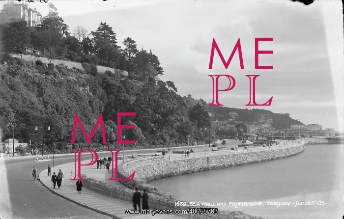 : Sea Wall and Promenade in Torquay : Sea Wall and Promenade in Torquay