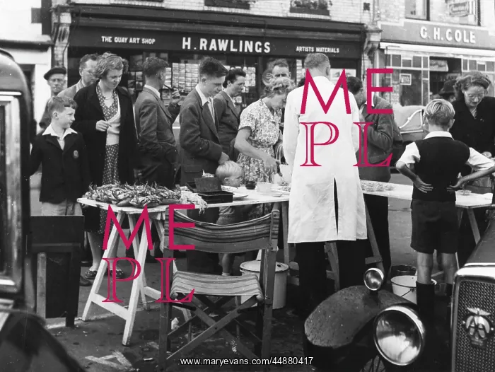 : SEAFOOD STALL 1950S : SEAFOOD STALL 1950S