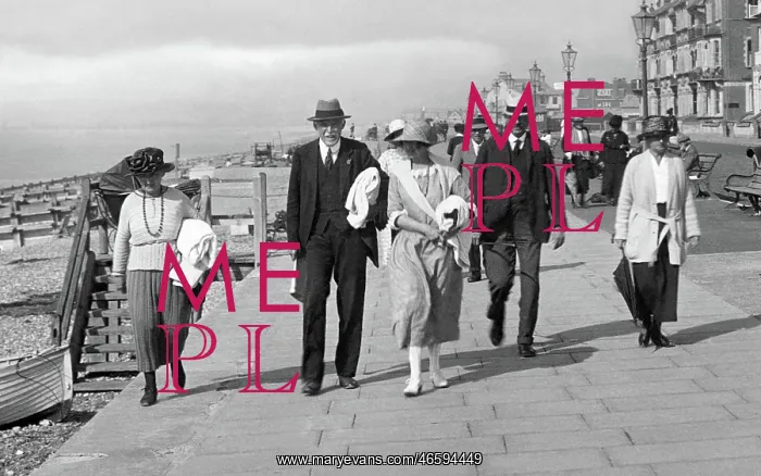  : Seaford, People on the Esplanade 1921