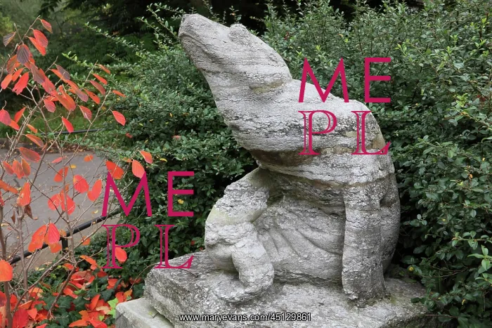 : Seal sculpture, Berlin Zoo, Tiergarten, Berlin, Germany : Seal sculpture, Berlin Zoo, Tiergarten, Berlin, Germany