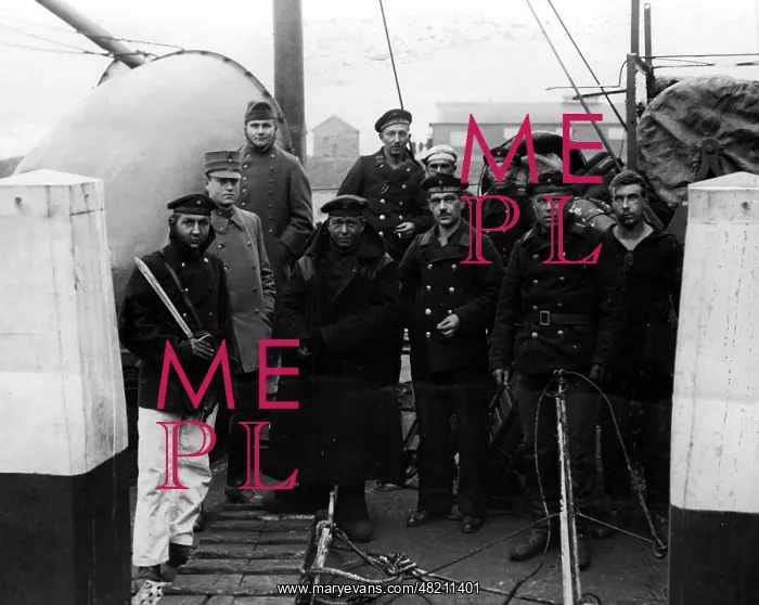 : Seamen aboard the V 69, 1917 : Seamen aboard the V 69, 1917