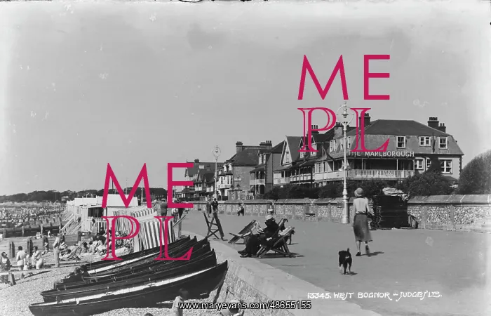 : Seaside Promenade at West Bognor : Seaside Promenade at West Bognor