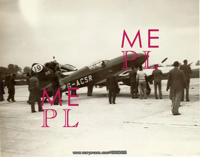 : The second de Havilland DH88 Comet G-ACSR ready for flight : The second de Havilland DH88 Comet G-ACSR ready for flight