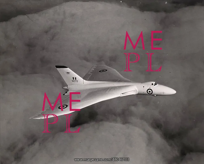 : The second prototype Avro Vulcan VX777 in flight : The second prototype Avro Vulcan VX777 in flight