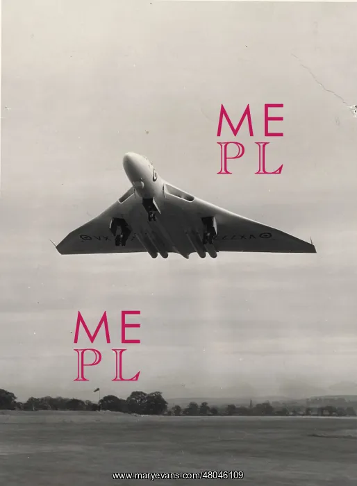 : The second prototype Avro Vulcan VX777 during take-off : The second prototype Avro Vulcan VX777 during take-off