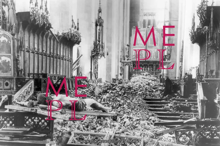 : Second World War - destroyed Frauenkirche : Second World War - destroyed Frauenkirche