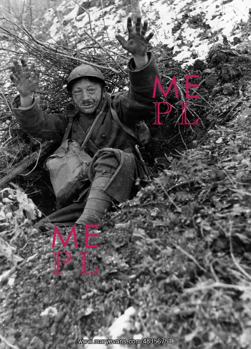 : Second World War: French troops in retreat and in captivity : Second World War: French troops in retreat and in captivity
