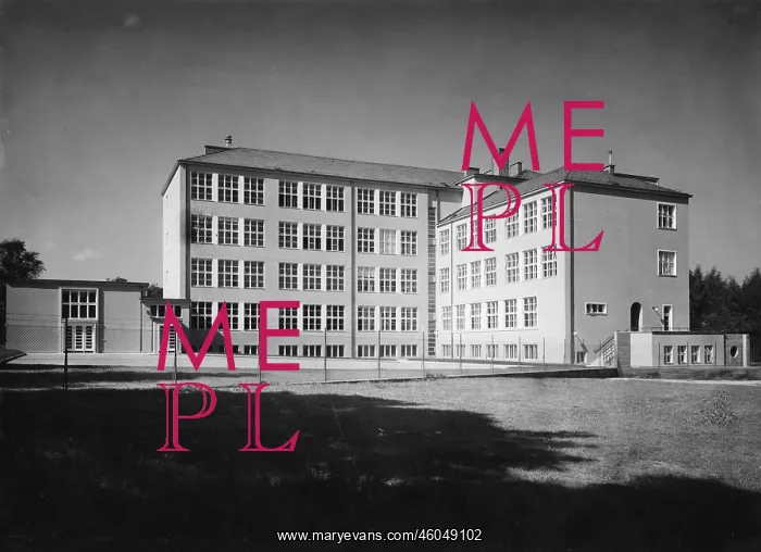 : Secondary modern school of Vienna : Secondary modern school of Vienna