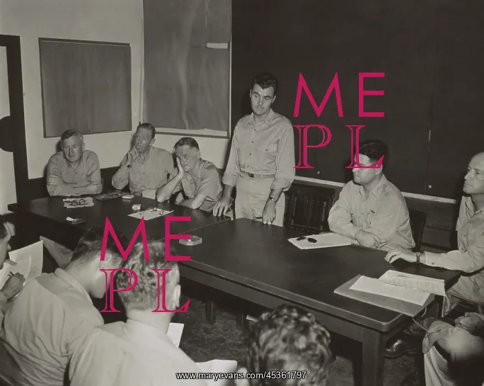 : US top secret briefing on Guam, August 5, 1945 : US top secret briefing on Guam, August 5, 1945
