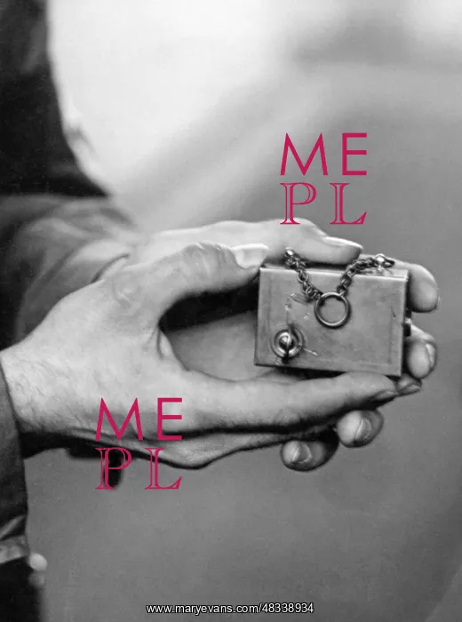 : Secret camera on a watch chain, 1898 : Secret camera on a watch chain, 1898
