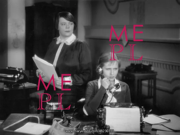 : Secretaries in the office, 1931 : Secretaries in the office, 1931