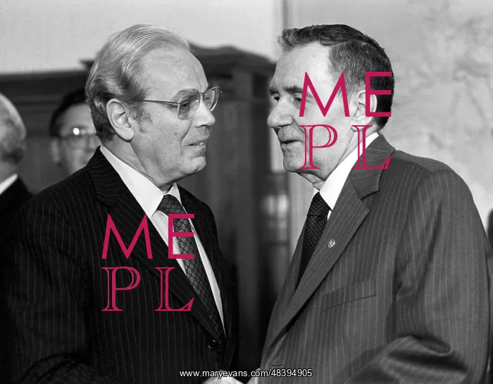 : UN Secretary-General Perez de Cuellar and Soviet : UN Secretary-General Perez de Cuellar and Soviet