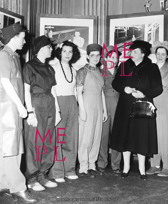 : Secretary of Labor Frances Perkins examines work : Secretary of Labor Frances Perkins examines work