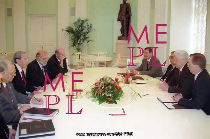 : US Secretary of State Warren Christopher and Russia : US Secretary of State Warren Christopher and Russia