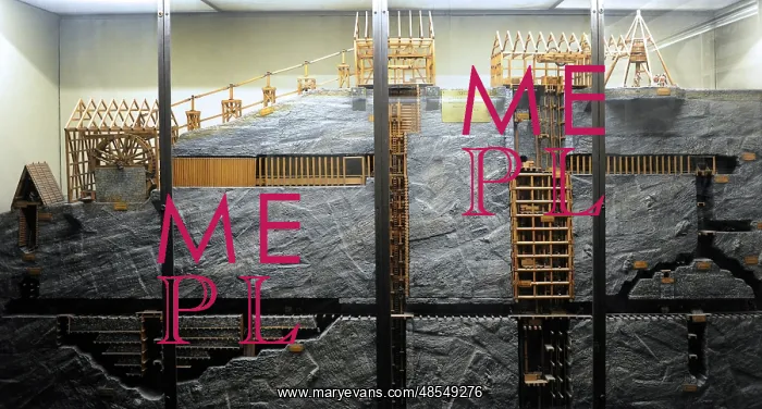 : Section of an underground mine. Model of a team in the secon : Section of an underground mine. Model of a team in the secon