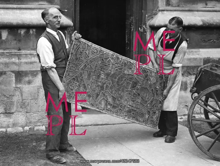 : Security measures in the Canterbury Cathedral, 1939 : Security measures in the Canterbury Cathedral, 1939