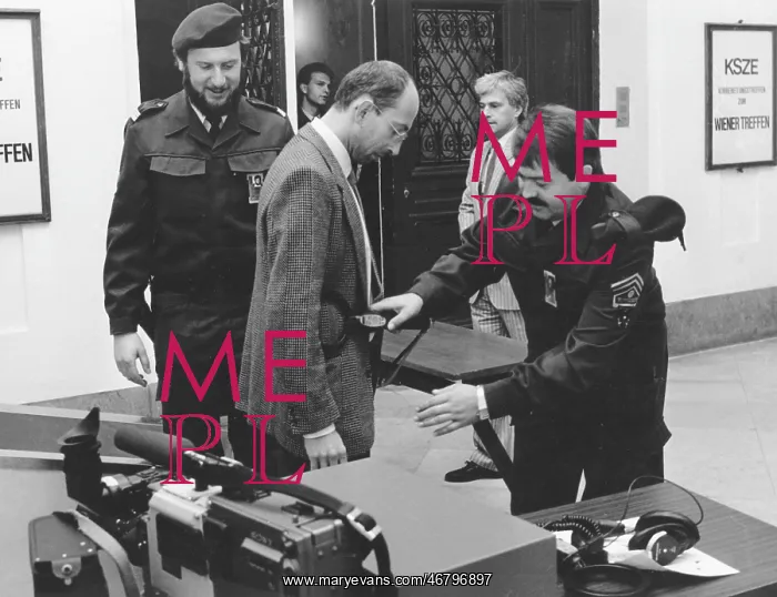 : Security measures at OSCE conference 1986 : Security measures at OSCE conference 1986