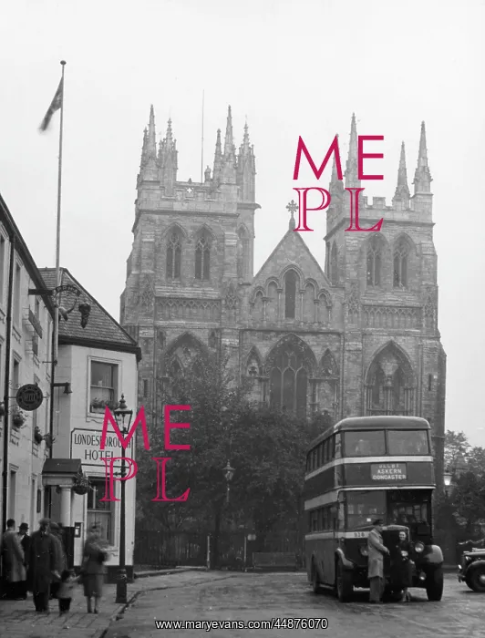 : SELBY ABBEY 1950S : SELBY ABBEY 1950S