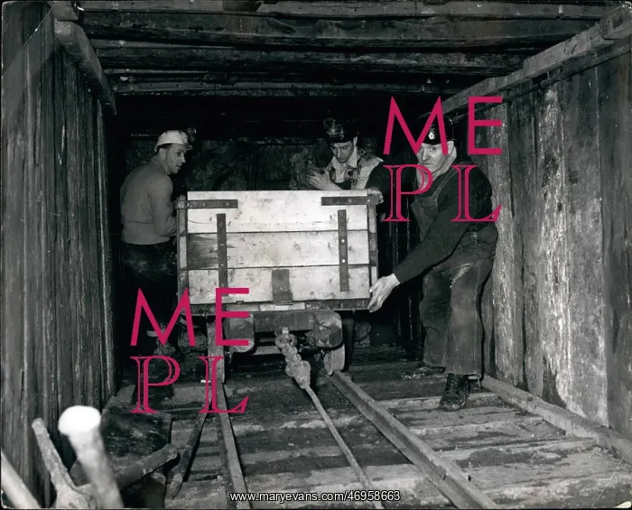 : Self-employed mine owner and his two sons, Lanarkshire : Self-employed mine owner and his two sons, Lanarkshire