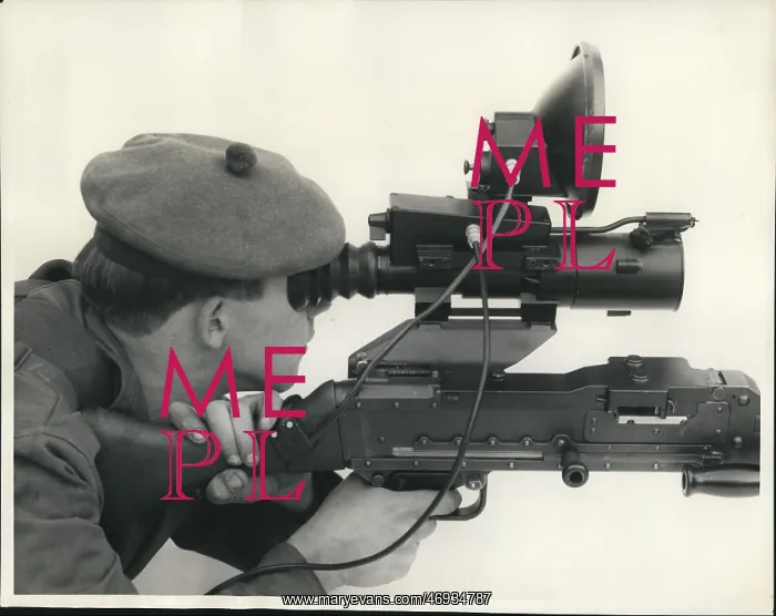 : Self-loading rifle with infrared sights for British Army : Self-loading rifle with infrared sights for British Army