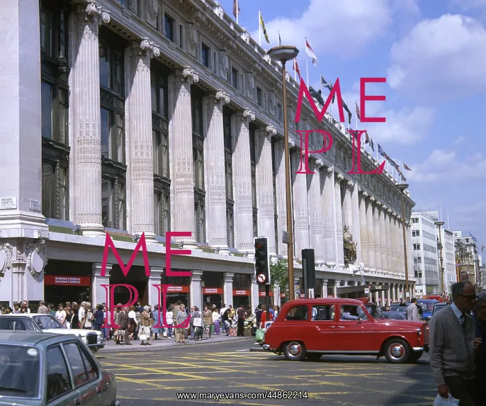 : SELFRIDGES, OXFORD ST : SELFRIDGES, OXFORD ST