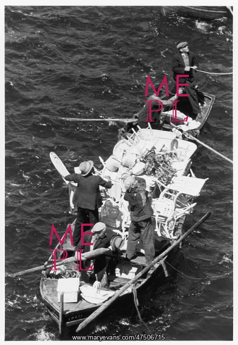  : SELLING FROM BOAT