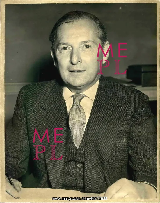 : Selwyn Lloyd, Minister of Defence : Selwyn Lloyd, Minister of Defence