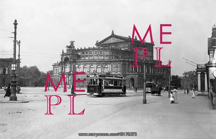 : The Semperoper in Dresden, 1905 : The Semperoper in Dresden, 1905