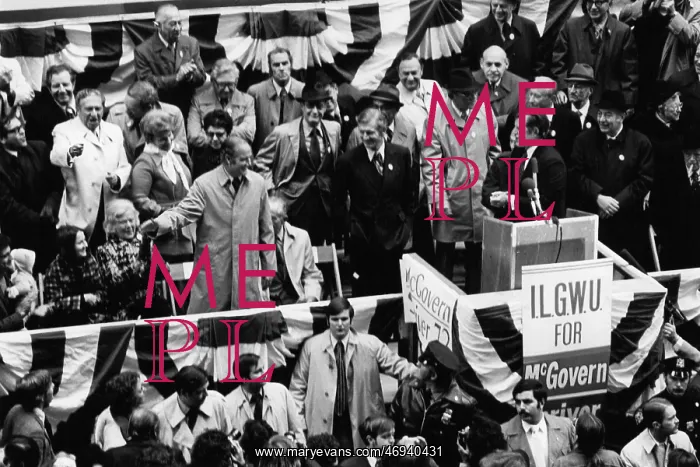 : Senator George McGovern, election campaign, New York : Senator George McGovern, election campaign, New York