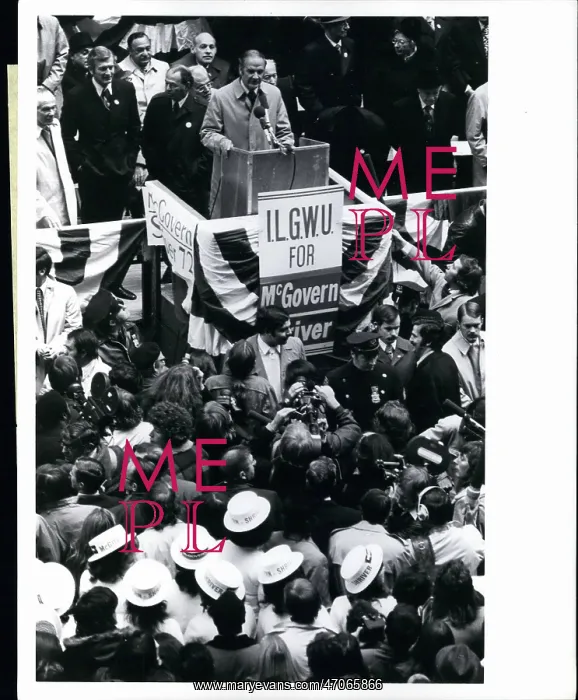 : Senator George McGovern, election campaign, New York : Senator George McGovern, election campaign, New York