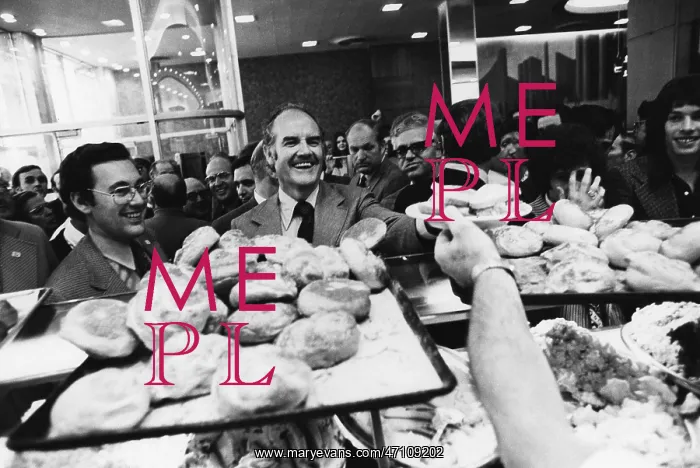 : Senator George McGovern in election campaign : Senator George McGovern in election campaign