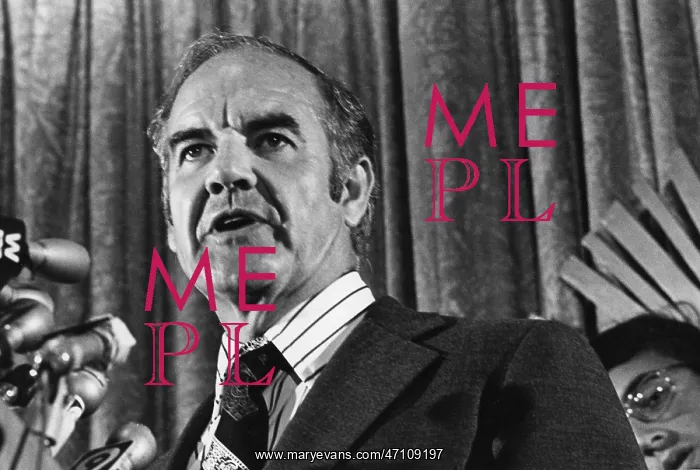 : Senator George McGovern speaking at press conference : Senator George McGovern speaking at press conference