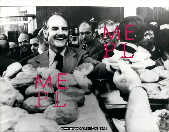 : Senator George McGovern of USA in a cafeteria : Senator George McGovern of USA in a cafeteria