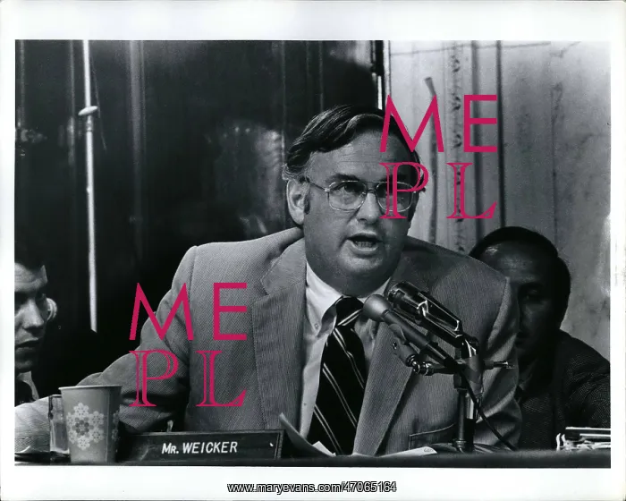 : Senator Lowell P Weicker at Watergate committee : Senator Lowell P Weicker at Watergate committee