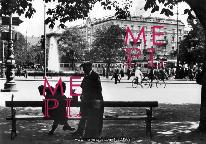 : Sendlinger-Tor-Square in Munich, 1934 : Sendlinger-Tor-Square in Munich, 1934