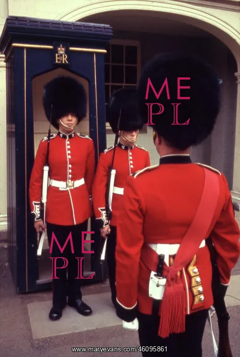 : Sentry guards changing, London : Sentry guards changing, London
