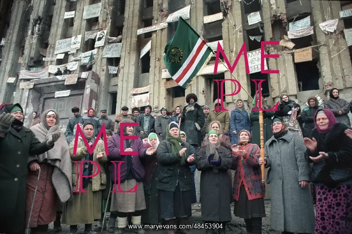: Separatist rally in Grozny, 1996 : Separatist rally in Grozny, 1996