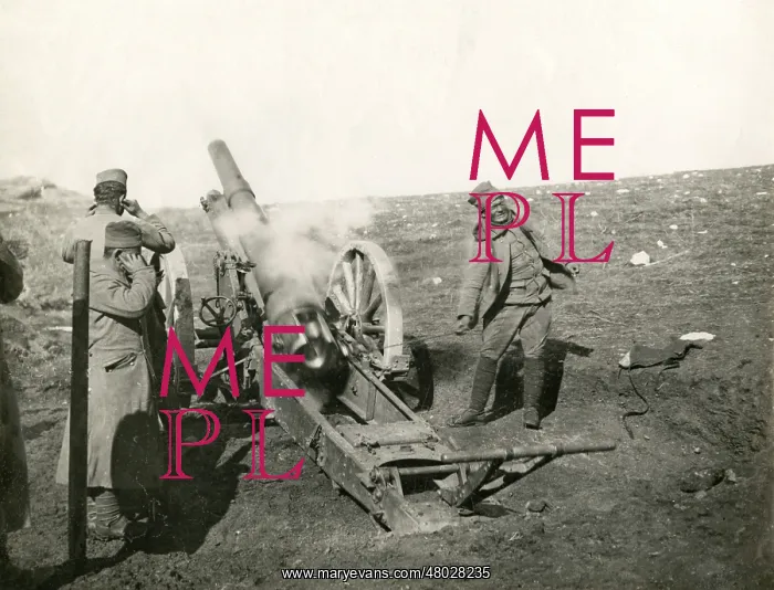 : Serbian gunners in action, plain of Kosovo, WW1 : Serbian gunners in action, plain of Kosovo, WW1